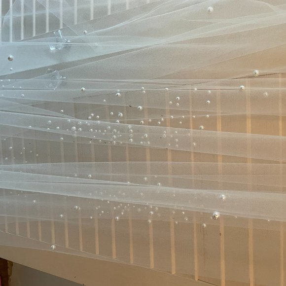 Erin Cole Lumi Veil main image 7